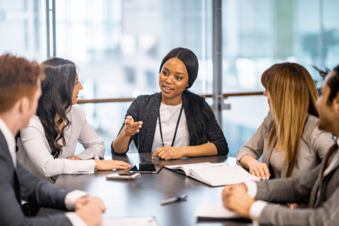 Comunicação objetiva para mulheres profissionais